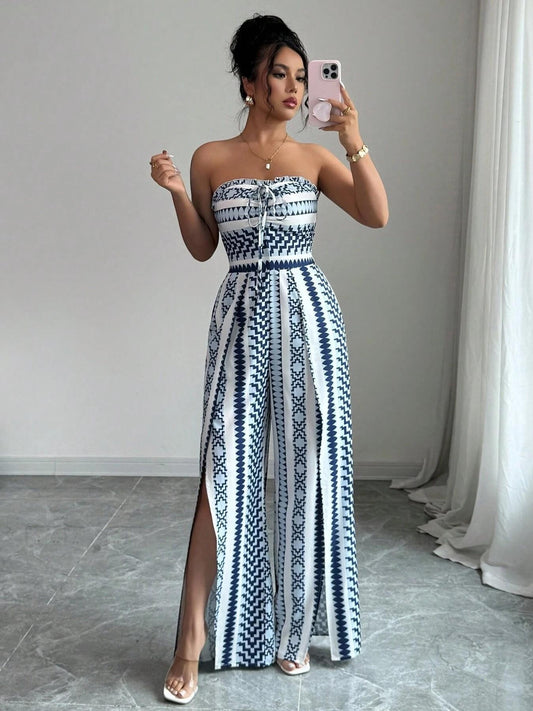 🎁Nyhet – 50 % rabatt🎁 Mönstrad jumpsuit med halterneck & slits i sidan – luftig, elegant och gjord för att synas ✨