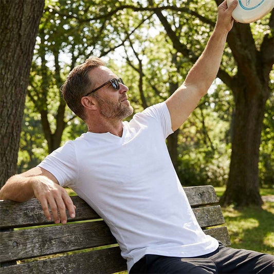 🏋️ 50% RABATT 👕 | Enfärgad Herr-T-shirt – Sportig Slimfit & Unik V-ringning