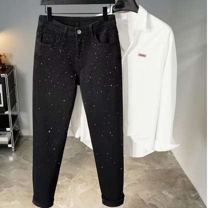 ✨50% RABATT! Smalpassade svarta jeans med strassdekorationer