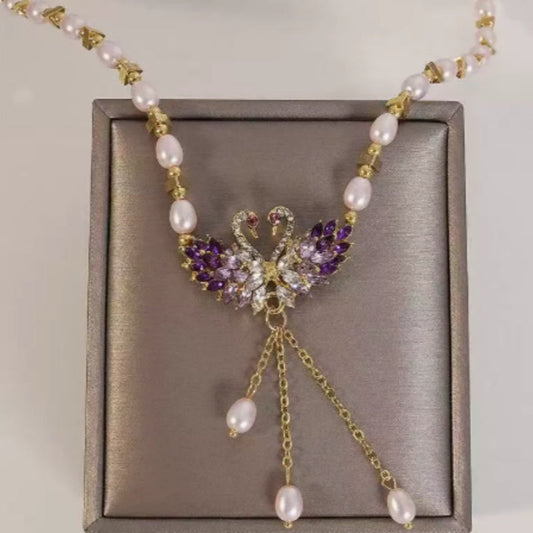 🦢50% RABATT💜 Romantiskt halsband med dubbla svanhängslen