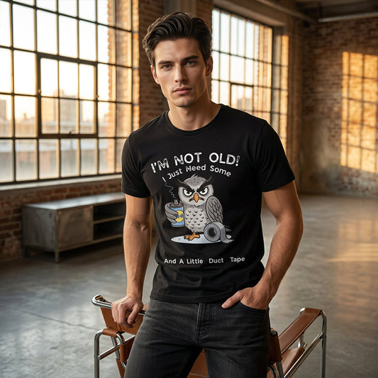 👕 50% RABATT! 🦉 T-shirt med Ugglamotiv & "Jag är inte gammal" – Rolig text, Mjukt Bomullstyg & Perfekt För En Avslappnad Och Skämtsam Look 😂