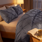 🛏️ 50 % RABATT NU! 🌿 3-delat påslakan-set med nypveck – eleganta veck, mjukt tyg och komplett set – perfekt för en förfinad sovrumsrenovering ✨
